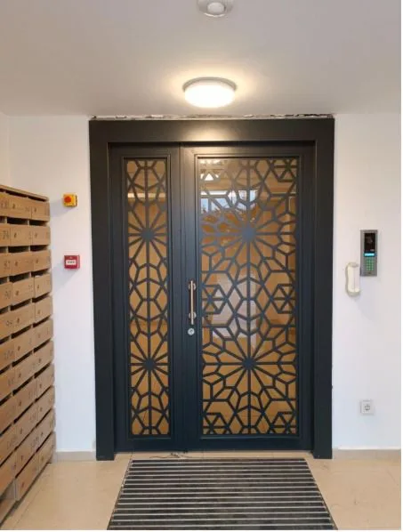 Ferforje Apartman Giriş Kapısı — görsel 24